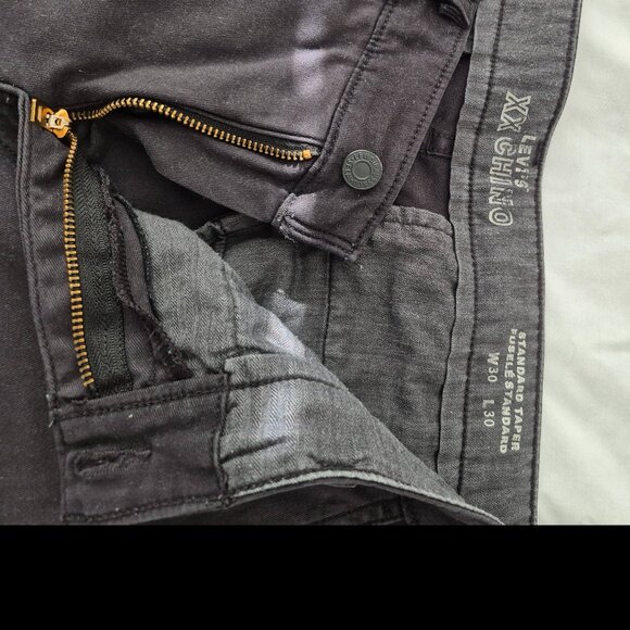 Levis Chinos - Picture 3 of 3